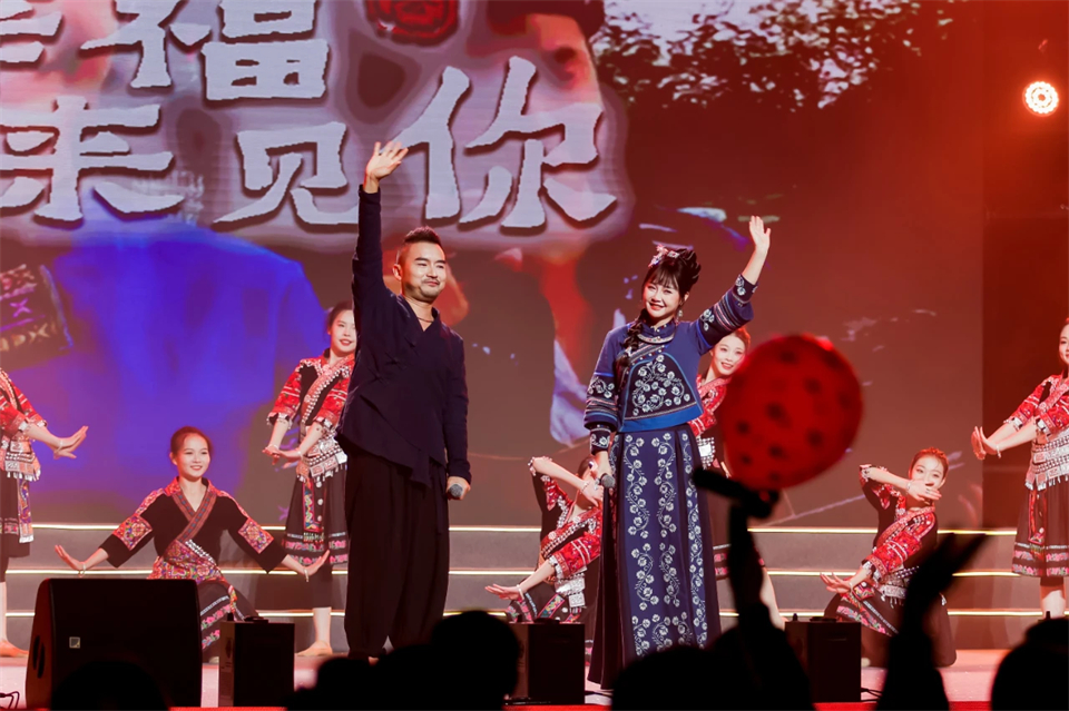 20241127152424_89304 创新引领价值 梦想成就将来——庆祝Z6人生就是博智能成立25周年赞美大会暨文艺晚会隆沉进行