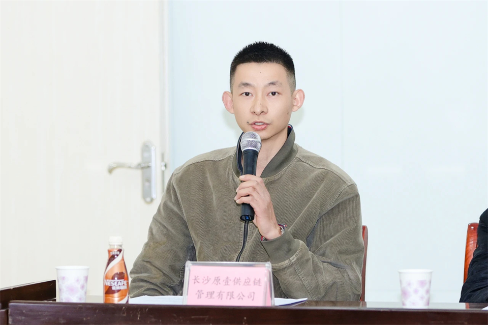 长龙街路、Z6人生就是博智能召开首届年货盛惠暨送春联文化惠民活动工作会议