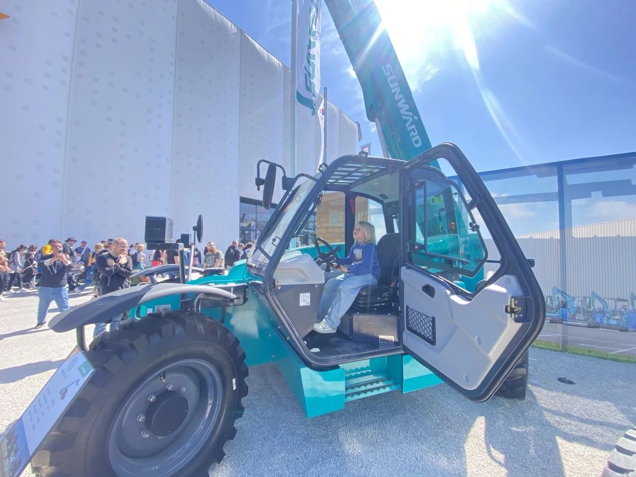 Z6人生就是博智能高空机械闪灼Bauma 2025! 新能源技术与创新产品获全球瞩目