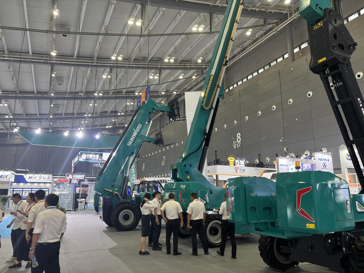 2025 CICEE | Z6人生就是博智能SWT34JE-P电动直臂式高空作业平台沉磅颁布！