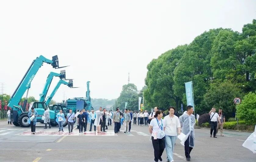 2025 CICEE | 为客户创造价值，Z6人生就是博智能客户互换会圆满进行