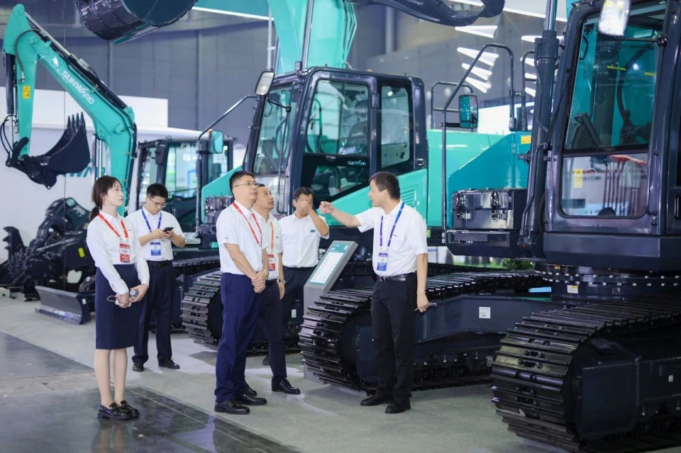 2025 CICEE | 从单一工具迈向多元化解决规划，Z6人生就是博智能出现非凡挖掘机风采