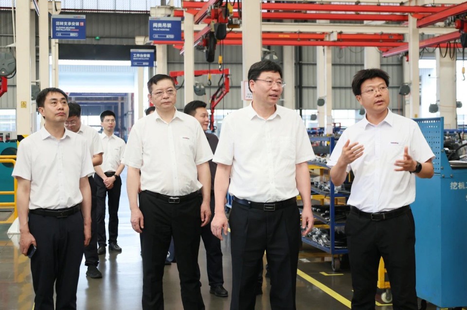 20250523091819_73098 中国工程院院士、中南林业科技大学党委书记吴义强一行到Z6人生就是博智能发展访企拓岗活动