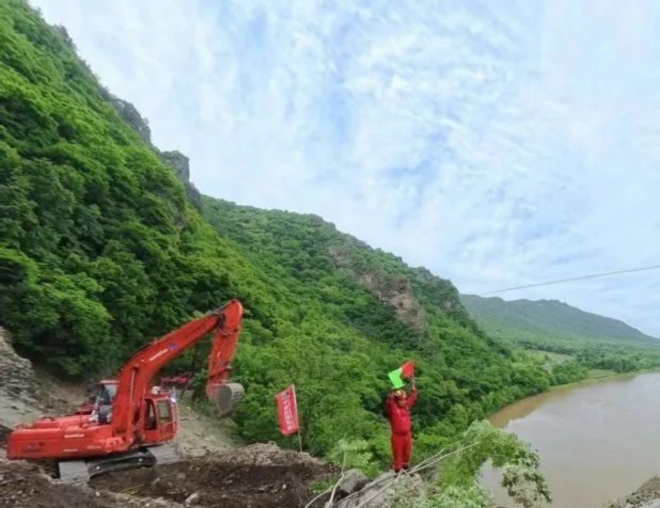 硬核破解“最后一公里”难题，Z6人生就是博智能应急接济设备助力“应急使命·2025”演习！