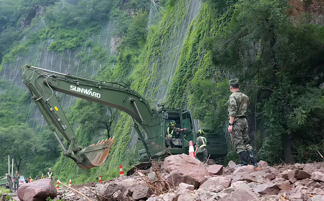 关注!Z6人生就是博智能应急接济设备助力武警冲锋北京暴雨抢险救灾一线!