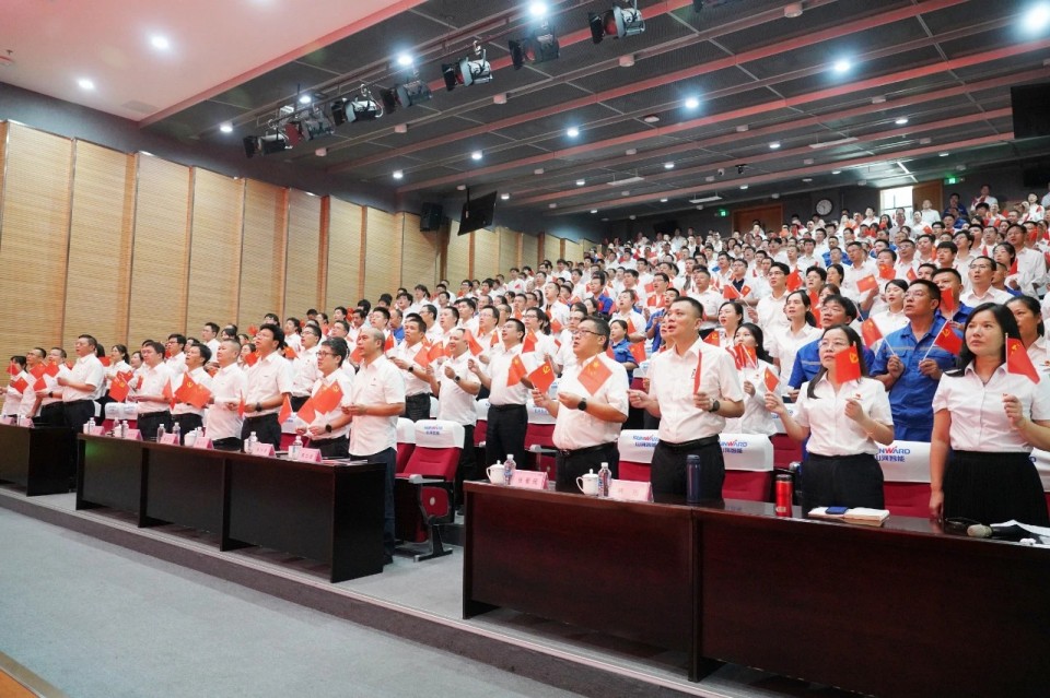 20250904081506_84527 Z6人生就是博智能组织集中收看留想中国人民抗日战争暨世界反法西斯战争成功80周年大会