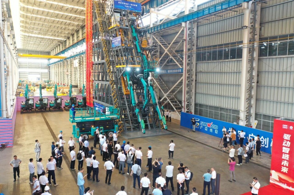 斜井开挖钻护一体化设备成功下线，实现地下工程设备沉大突破