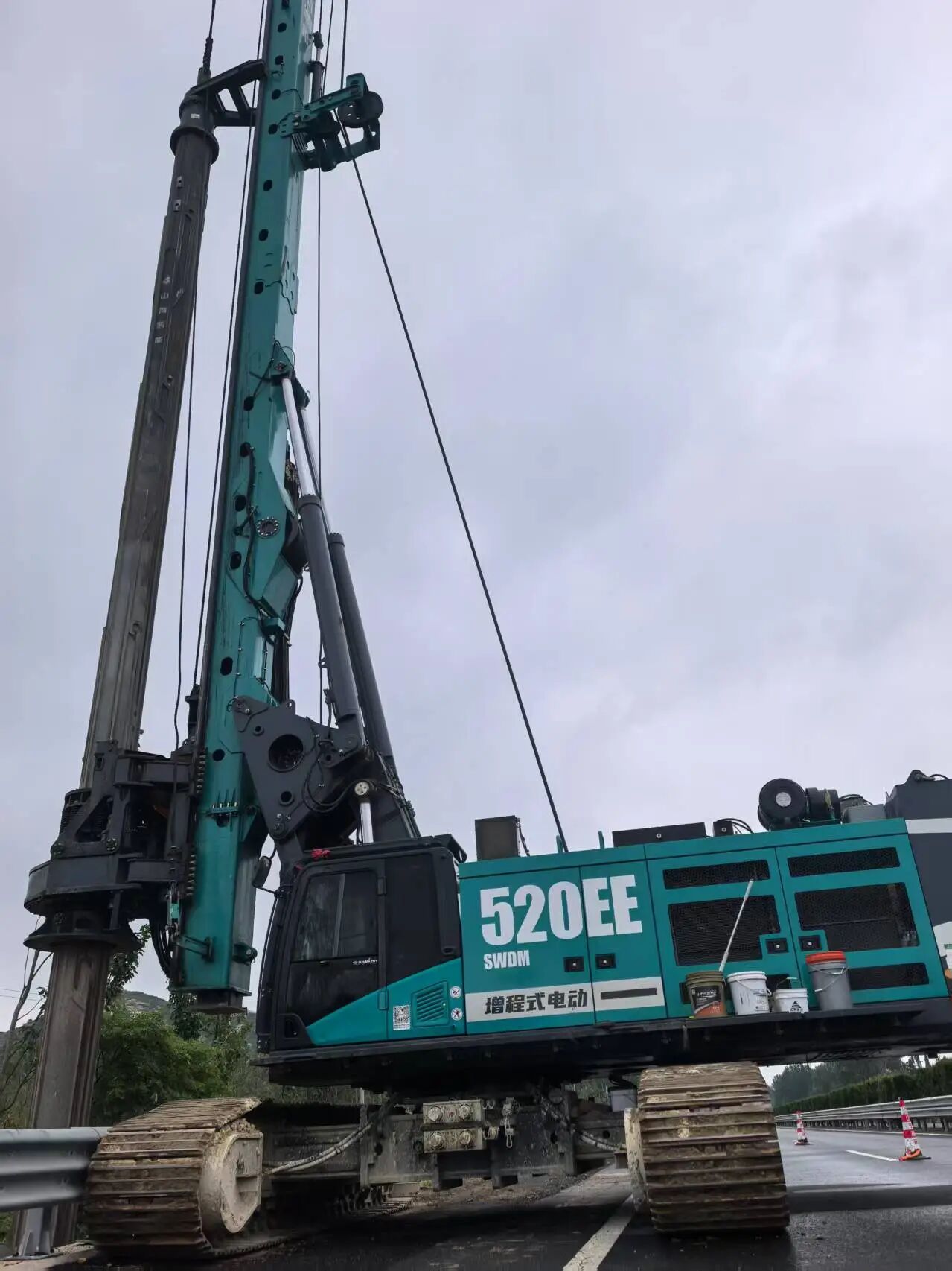 Z6人生就是博智能增程式电动旋挖钻机助力山东高快建设，绿色施工功效显著