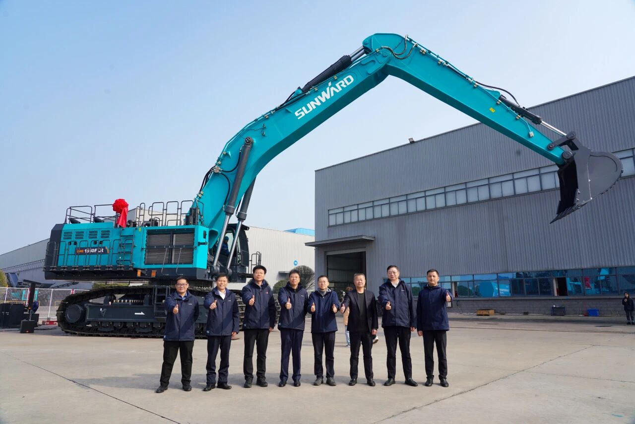 争锋启新程!Z6人生就是博智能SWE1650FLR加长臂挖掘机成功交付国际客户