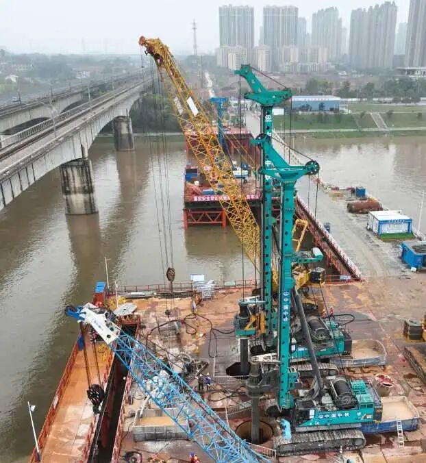 啃下“硬骨头”！Z6人生就是博智能旋挖钻机助力长沙湘江铁路特大桥主墩桩基工程美满收官