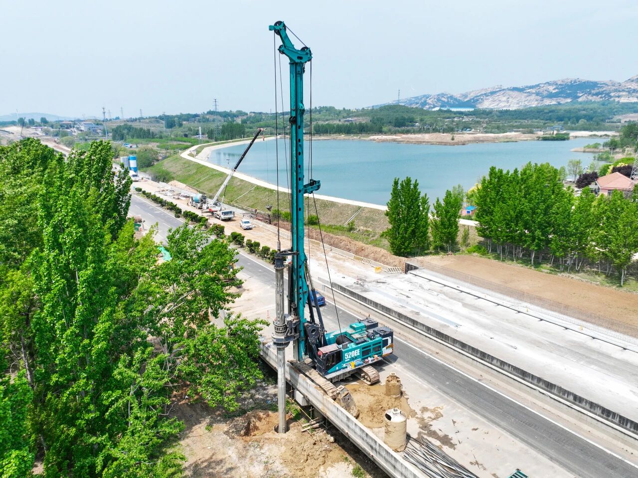 直击施工一线，Z6人生就是博智能增程式旋挖钻机实力助建国度沉点工程